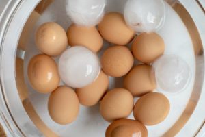 Eggs with ice