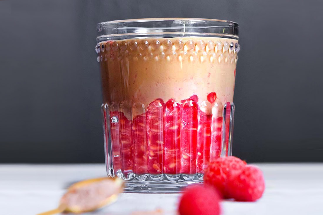 low carb smoothies with raspberries in front