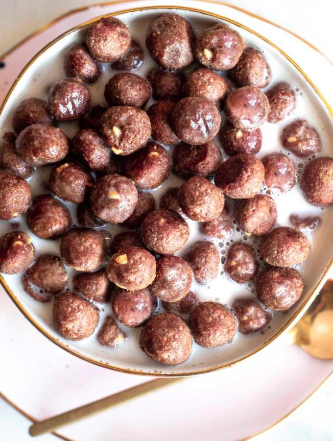 Low Carb Keto Cocoa Puffs (Keto Cereal Recipe!)