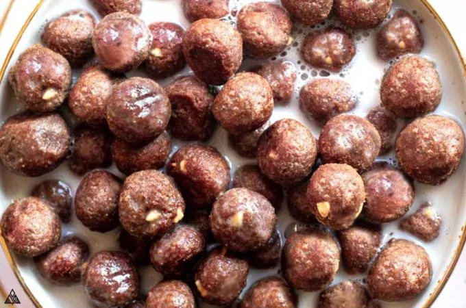 Closer look of low carb cocoa puffs