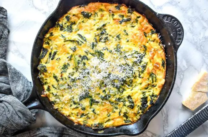 crustless spinach quiche in a pan