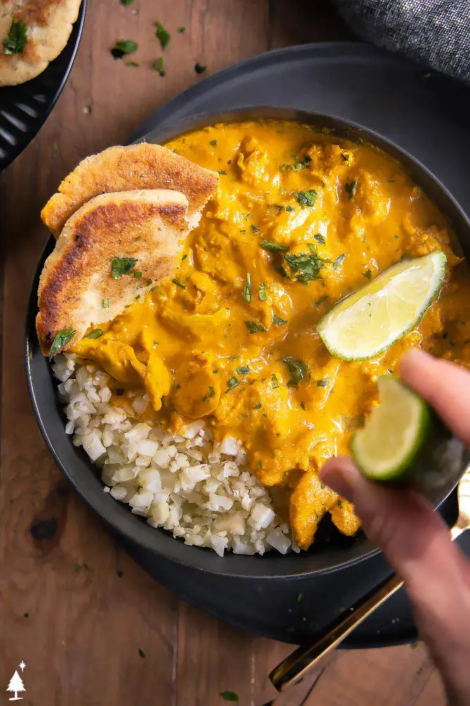 curry chicken with lime slices