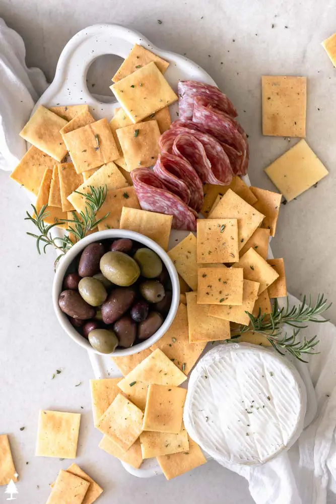 cheese crackers keto on a plate