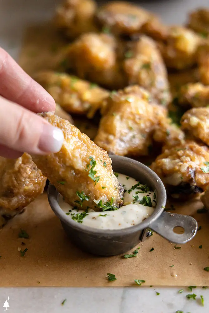 closer view of garlic parmesan chicken wings