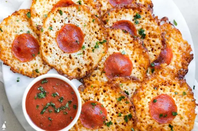 closer view of oven baked pizza chips