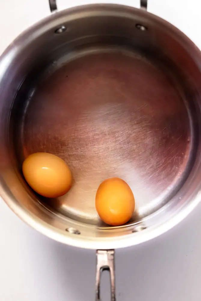 soft boiling the eggs for the smoked salmon salad