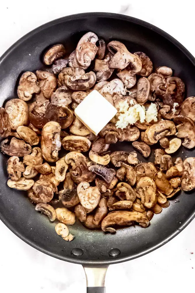 closer view of simple sauteed mushrooms