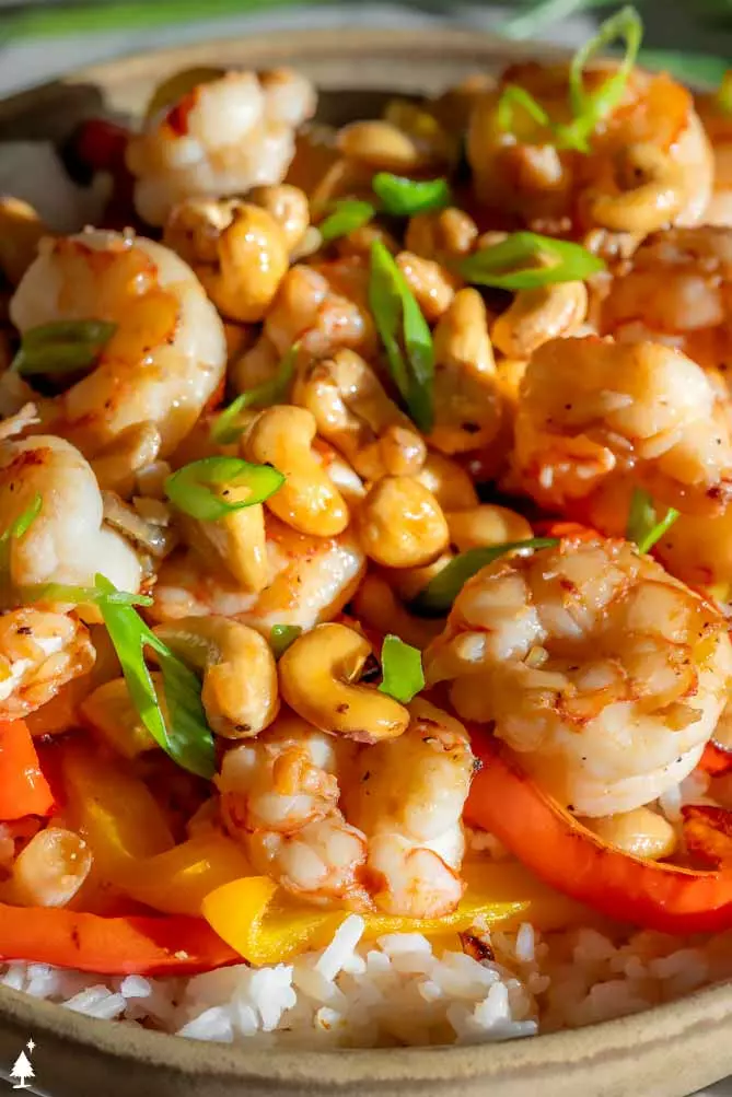 shrimp with cashew nuts in a bowl